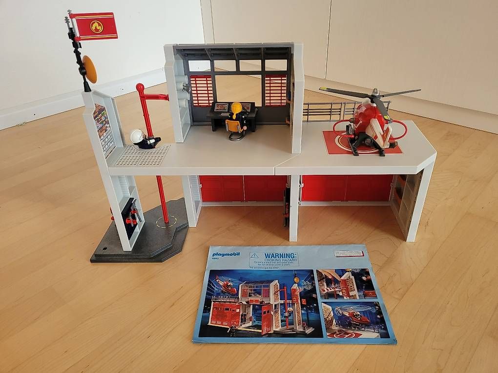 Playmobil Giocattoli: Feuerwehrstation Playmobil – Usato da Therwil venduto da t_a_n8wj 1