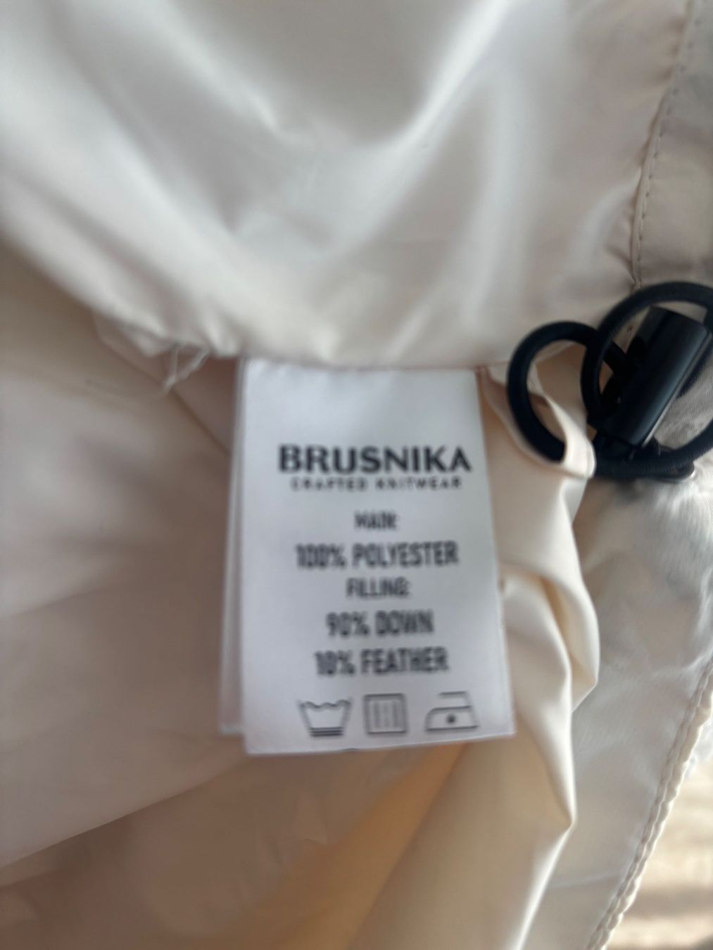 Giacche: Sehr schöne Daunenjacke off-white S – Usato da Zürich venduto da McQeen 5