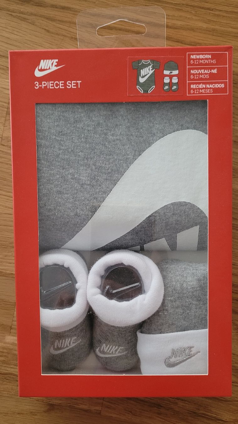 Nike Kleiderpakete & -sets: Nike Kleiderset Baby – Neu und originalverpackt aus Uetendorf von Heyhey3661