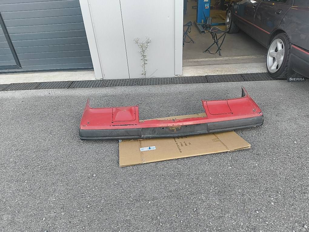 Tutti pezzi di ricambio auto: Frontstossstange Volvo 940 – Usato da Krattigen venduto da Gamerstar16 1