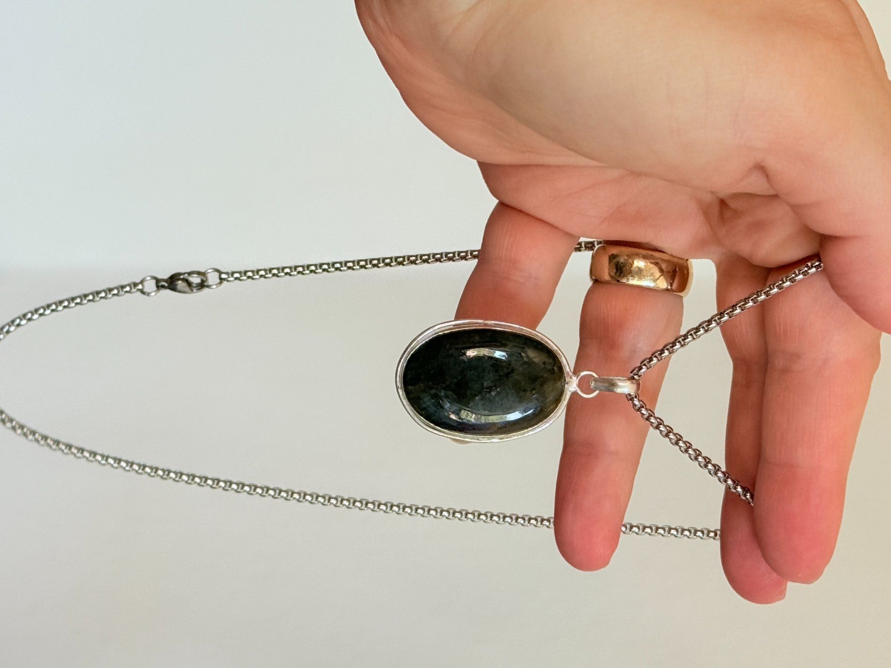 Catenine: Collier vintage avec pendentif pierre Labradorite – Nuovo e nell'imballaggio originale da Genève venduto da AWWA 6