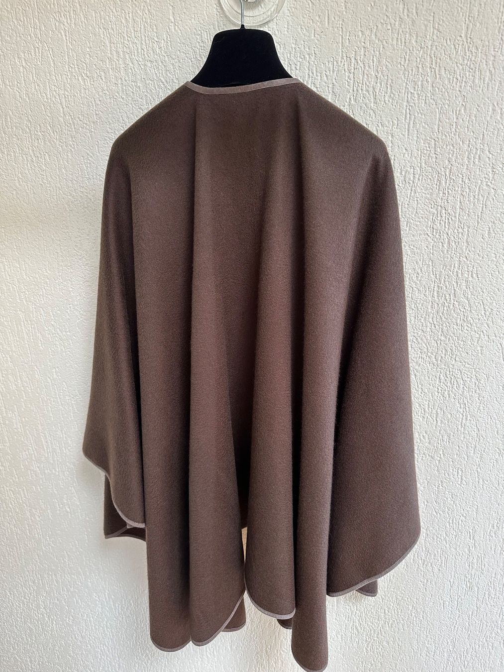 Altro in Moda donna: Cape von Loro Piana – Usato da Küsnacht ZH venduto da StD.1952 1