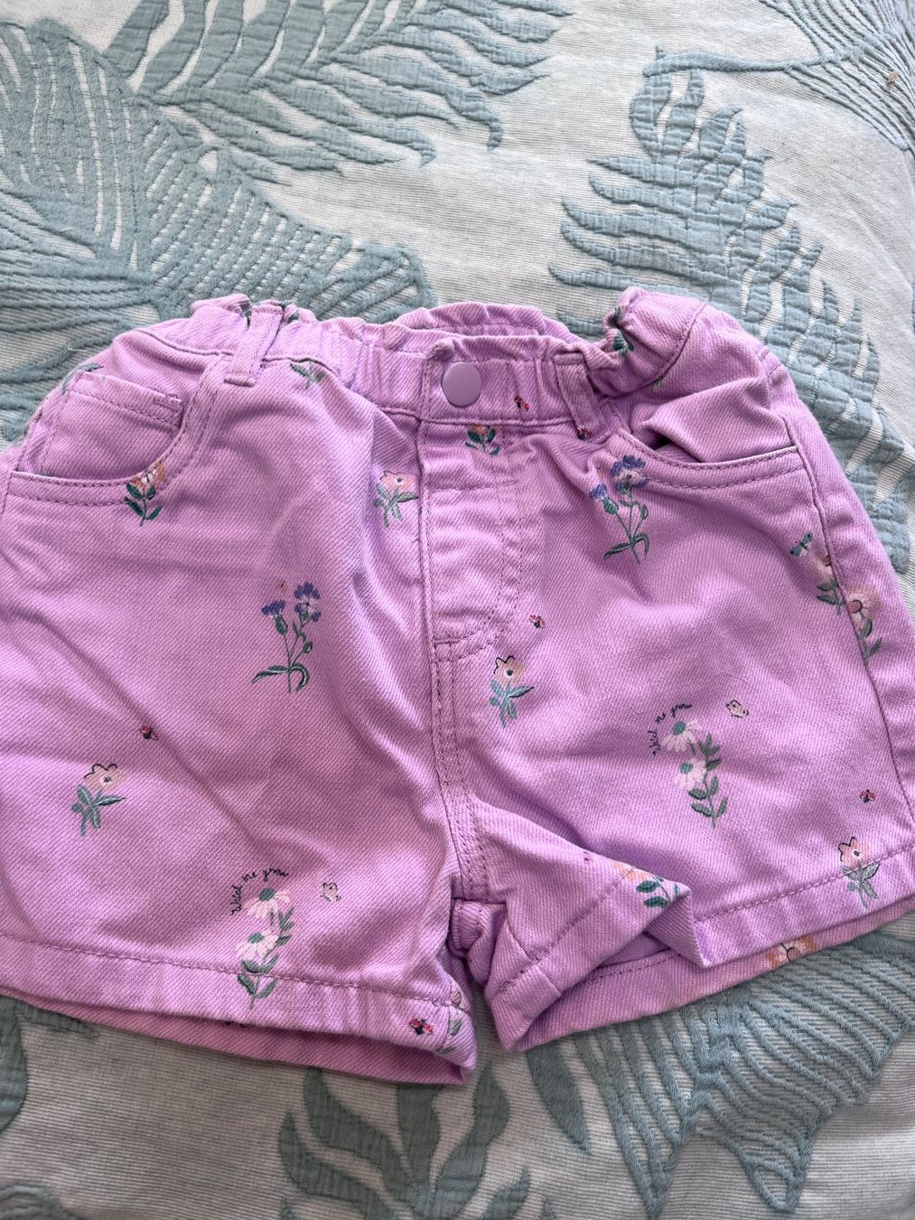 Hosen: 2 x Jeansshorts, Größe 104 – Gebraucht aus Umiken von deb_57xk 1