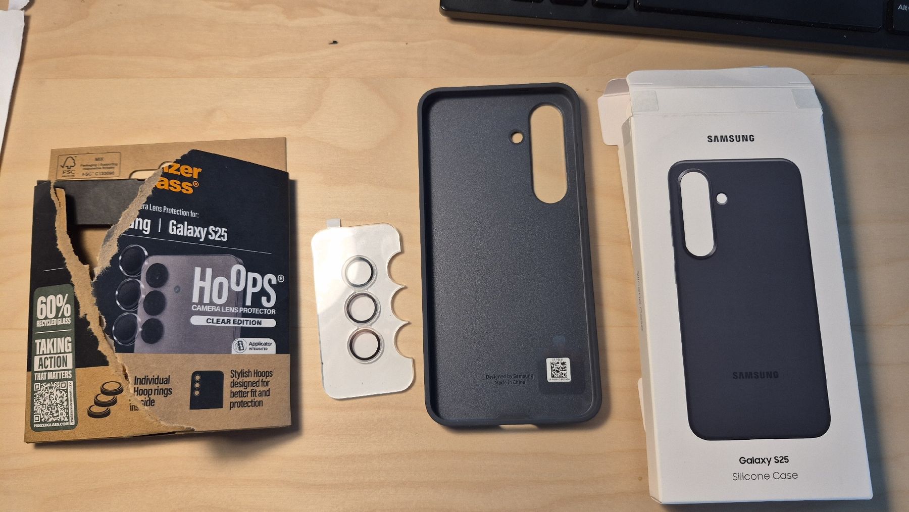 Samsung Cover & Protezioni schermo: Samsung S25 cover and lens protector – Nuovo (secondo la descrizione) da Zollikerberg venduto da vaknor