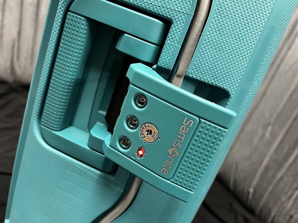Samsonite Valigie: Samsonite SCure Cabin Spinner 55 cm  Handgepäck – Usato da Cham venduto da Basing75 2