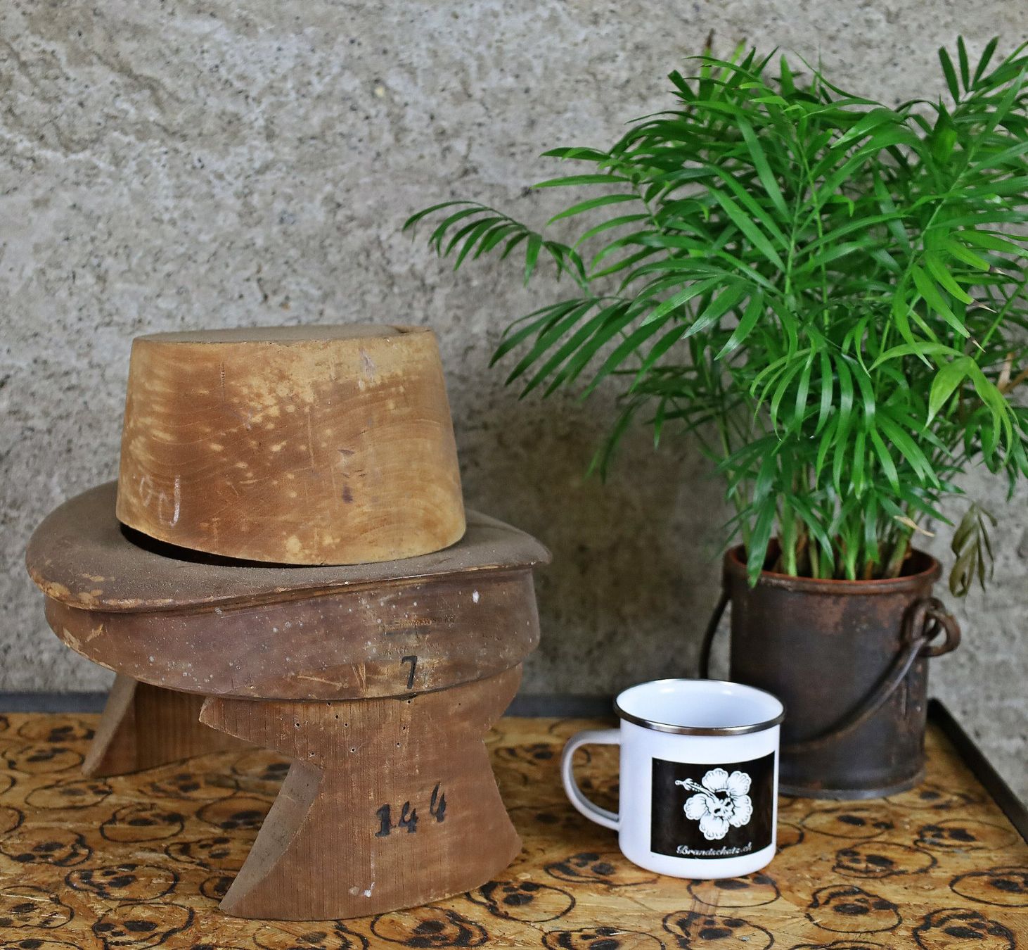 Alle Werkzeuge: Hutform, Hutblock, Hutmacherform, moule à chapeaux – Gebraucht aus Birrwil von brandschatz_birrwil 1