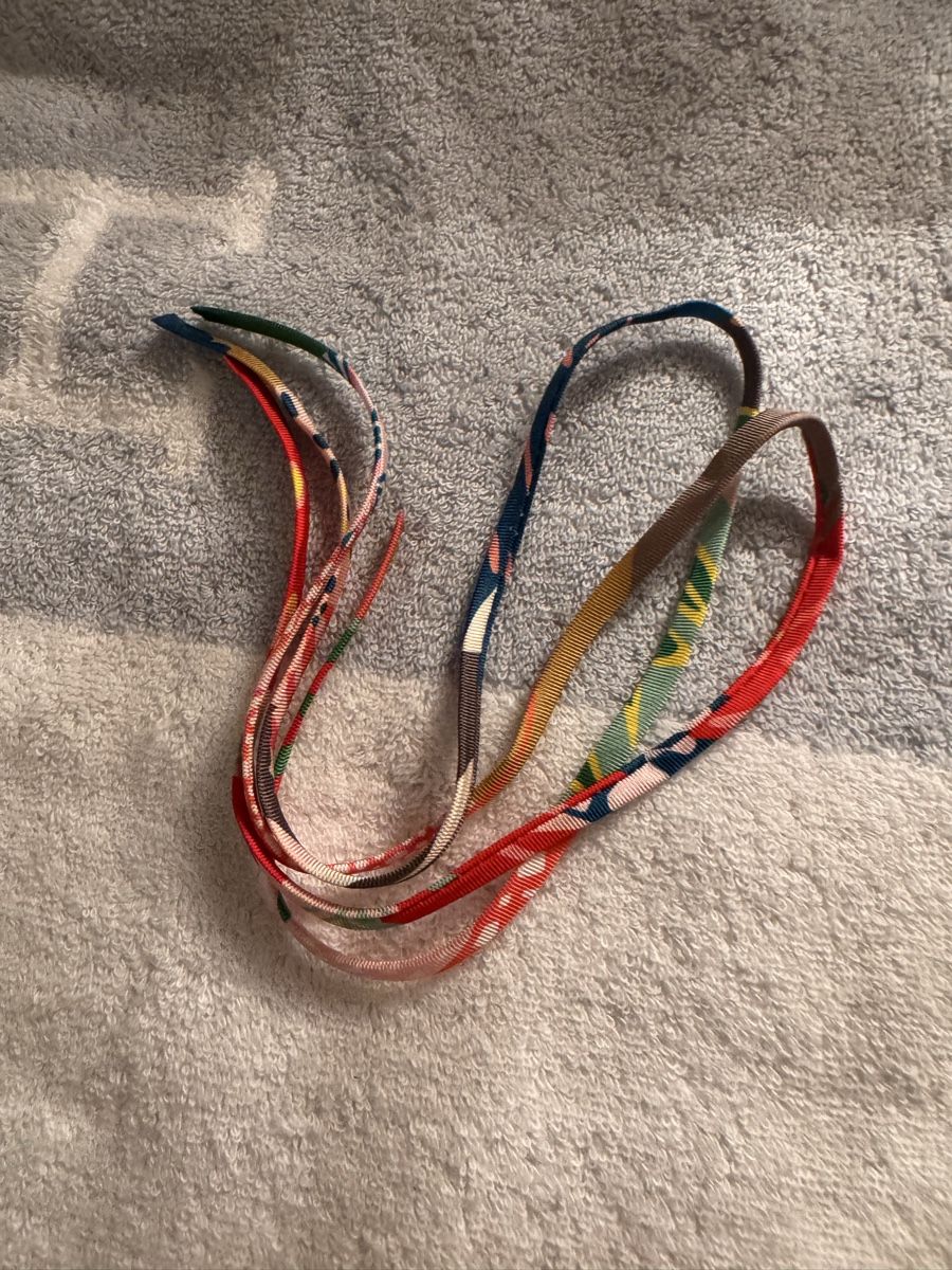 Nastri decorativi: 2 bracelets Twilly Hermès  – Nuovo (secondo la descrizione) da Genève venduto da Allisgood 1