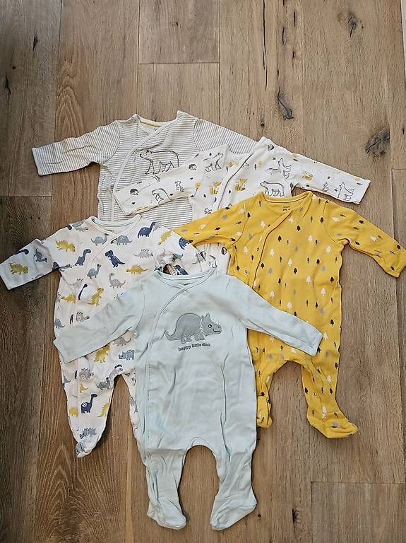 Lotti & Set di vestiti: Babykleidung Grösse 68 – Usato da Hinterkappelen venduto da S_Ritzkat