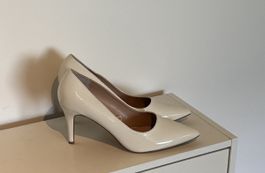 Escarpins vernis blanc cassé, taille 41 négociable