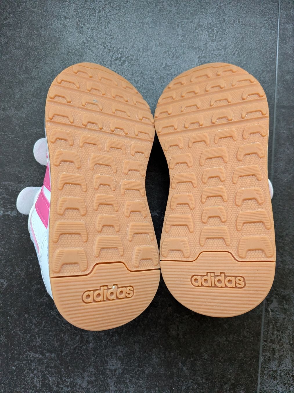 Adidas Schuhe für Mädchen: Adidas Sneakers Gr. 28.5 – Neu (gemäss Beschreibung) aus Ebnat-Kappel von Fini1000 2
