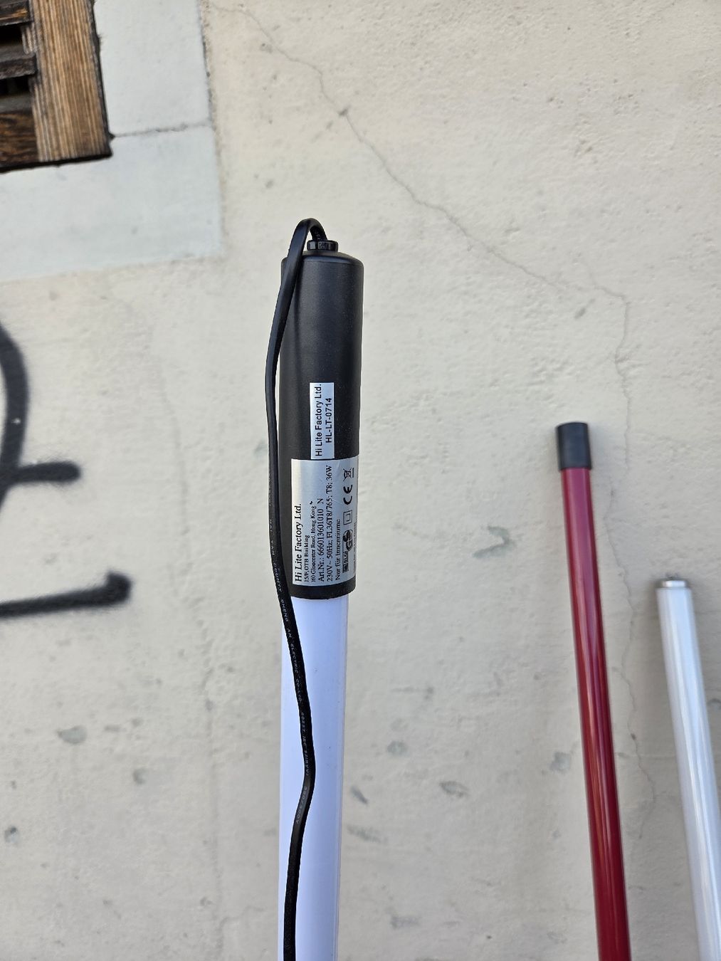 Lampade: Stehlampe Roter Leuchtstab – Usato da Wädenswil venduto da weihpos 3