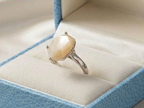 Anelli: Silberring 925 mit Perlmutter, elegant & dezent - Neu – Nuovo e nell'imballaggio originale da Uetikon am See venduto da Coralreef