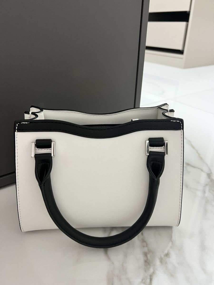 Guess Borse da donna: Guess Tasche schwarz-weiss – Nuovo (secondo la descrizione) da Beromünster venduto da sim_567j 1