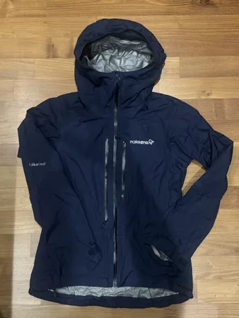 Norrona Damen GoreTex falketind blau Grösse S