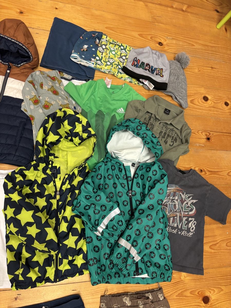Lotti & Set di vestiti: Kleiderpaket Jungs, Grösse 98 – Usato da Büren an der Aare venduto da Nikito2001 3