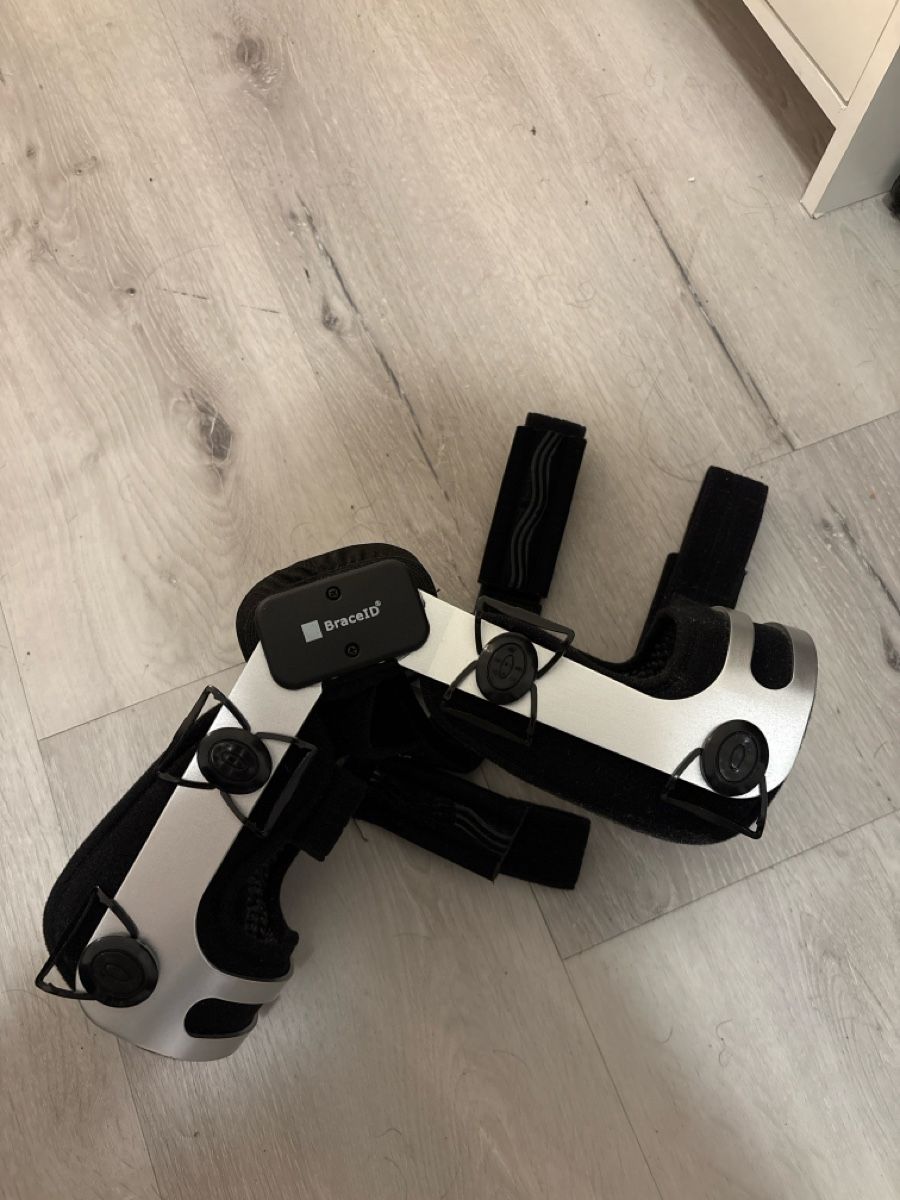 Bracciali & Braccialetti: Brace ID Adjustable Knee Brace - Excellent! – Nuovo (secondo la descrizione) da Zürich venduto da Walden7829 3