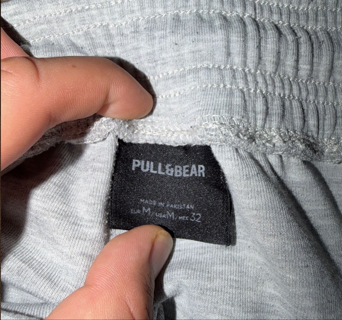 Pull&Bear Pantalons: GRAUE JOGGINGHOSE PULL&BEAR M – D'occasion à Kappelen par zay_lnl2 1