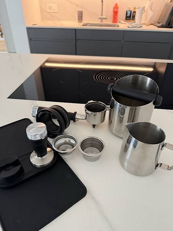 De'Longhi Kaffeemaschinen & Espressomaschinen: De'Longhi Kaffemaschine – Neu (gemäss Beschreibung) aus Aesch BL von Melanie1200 1