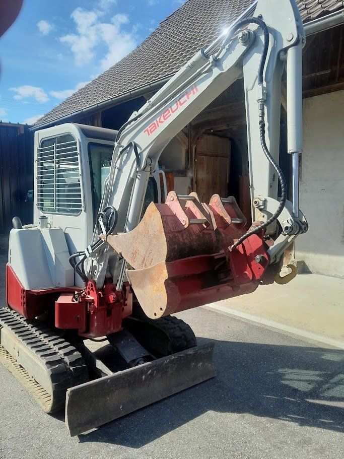 Takeuchi Escavatori: Bagger Takeuchi TB 28 fr – Usato da Cousset venduto da pro_5r79 2