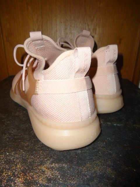 Scarpe da donna: Sneakers Damen Grösse 40 – Usato da Zürich venduto da liquidation-cobra 2