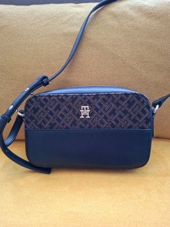 Sac bandoulière Tommy Hilfiger noir, similicuir excellent ét