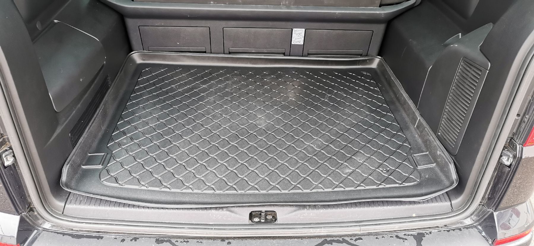 VW Tapis / Bacs: VW t6 bac de coffre  – D'occasion à Courroux par zden