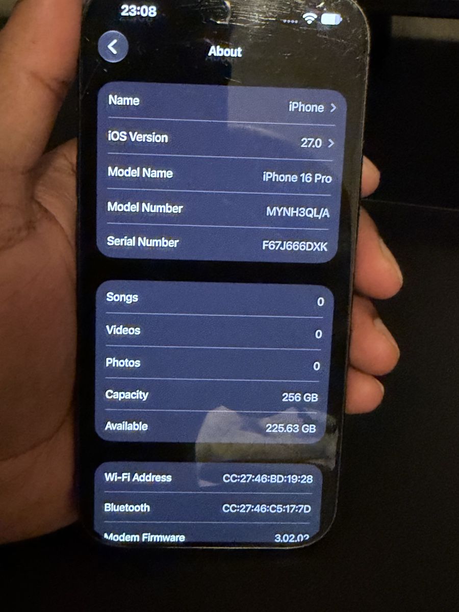 Apple Telefoni cellulari / Smartphones: iPhone 16 Pro 256GB mit 90% Akku – Usato da Dällikon venduto da YOTECH 1
