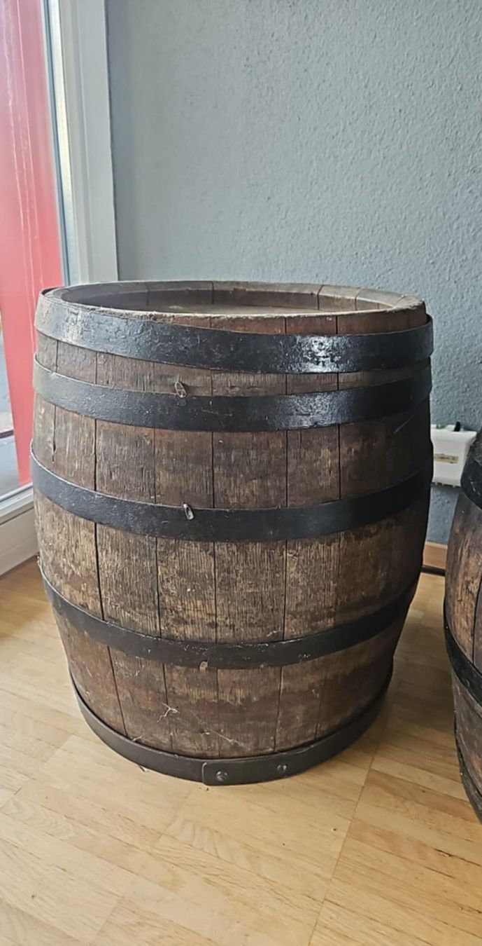 Altro: 2 alte Holzfässer – Usato da Luzern venduto da schuhparadies159 5