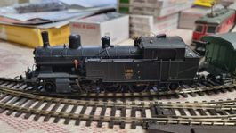 Dampflok Eb 3/5 H0 von Trix mit historischen Wagen