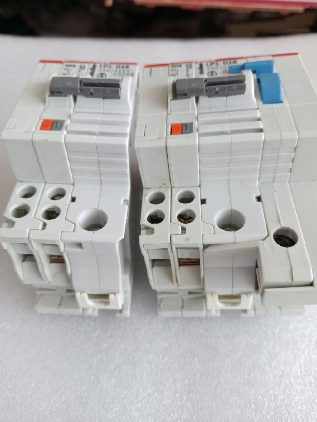 ABB Interruttori: ABB 2x SDS11, 2x LP1, 2x D16 mit FI – Usato da Zürich venduto da sendbad 2