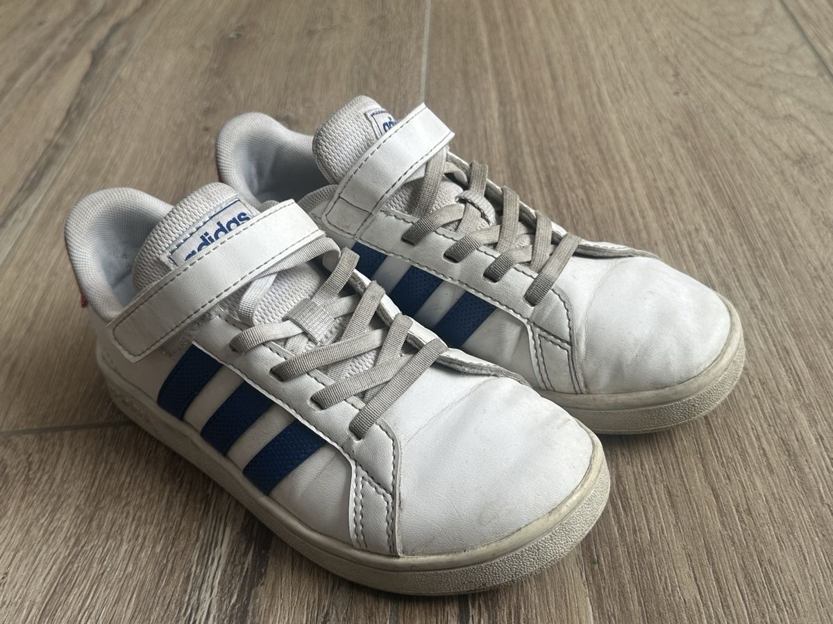 Adidas Chaussures garçon: Chaussures Adidas - Taille 33 – D'occasion à Le Châble VS par 027_aymon