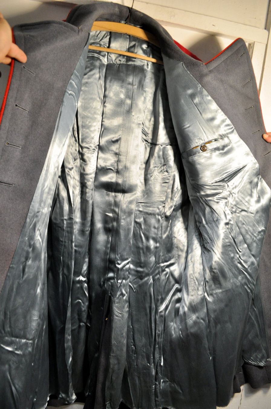 Uniformi: Ancien manteau militaire – Usato da Neuchâtel venduto da Neuchatel 2
