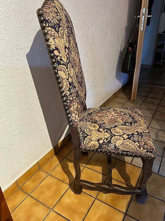 Set de table et chaises: Table à manger chaîne massif et 8 chaises – D'occasion à Chexbres par Rimini68 3