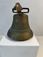 Alte Schweizer Kuhglocke / Weideglocke aus Bronze Edelweiss