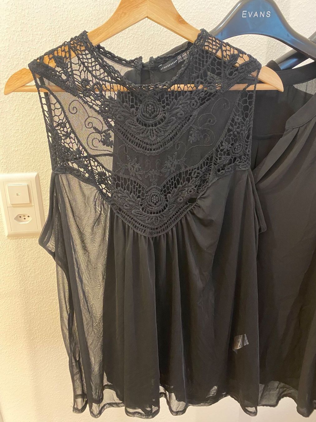 Lotti di vestiti: 3 Oberteile (Top, Bluse, Pullover) schwarz Gr. 46 – Usato da Pratteln venduto da a23_j2gs 7