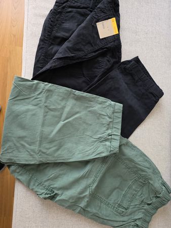 Pantalon Cargo kaki et noir