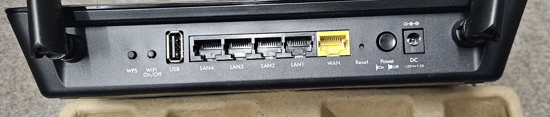 Netgear Modem & Router: NETGEAR AC1200 WIFI Router – Usato da Dachsen venduto da Topparts1 2