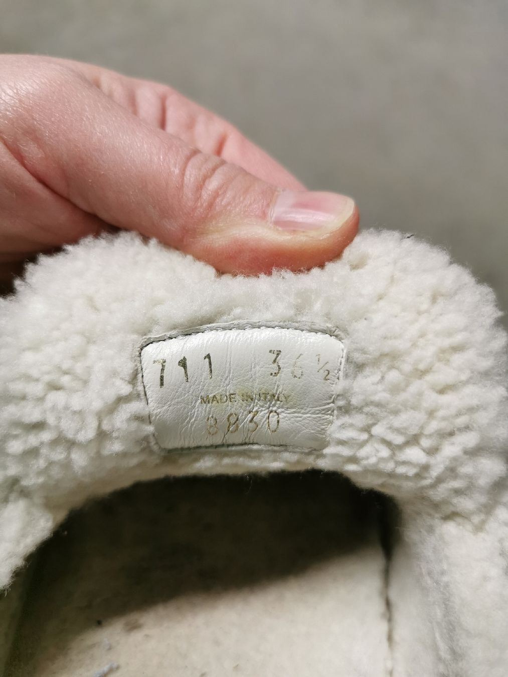 Prada Scarpe da donna: Prada Slippers aus wildleder gr36. 5 – Usato da Mühlethurnen venduto da GaspAnita 2