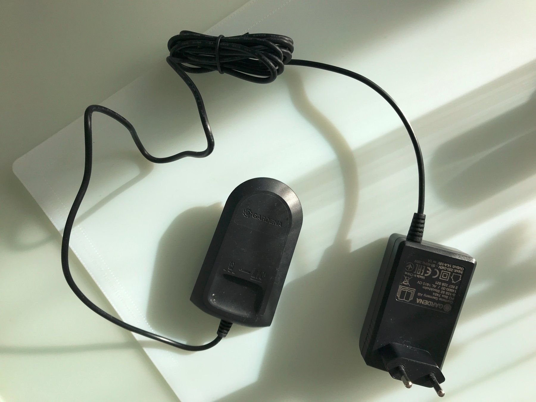 Motorola FTN6306 Ladegerät mit EU Netzteil für MTH800