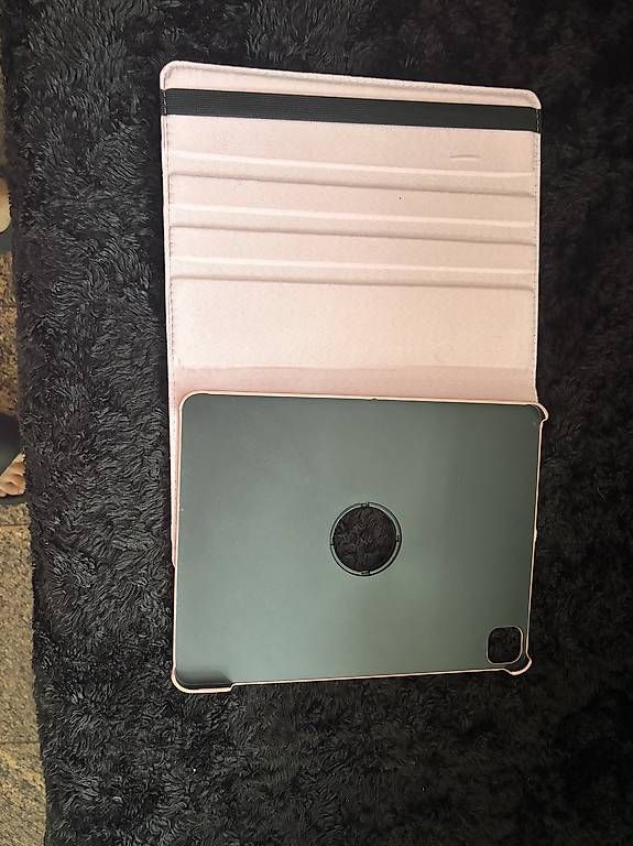 Covers & Borse: cover ipad 13 inch – Usato da Davesco-Soragno venduto da ele_vxg5