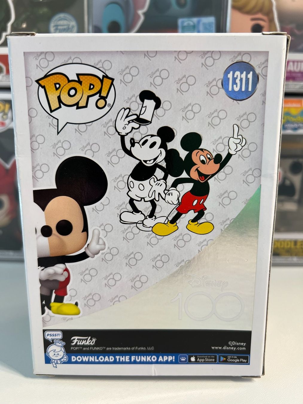 Funko Statuette: Funko POP! Disney  Mickey Mouse (Split Color) Edit. Limitée – Usato da Le Mouret venduto da perfectbijou 2