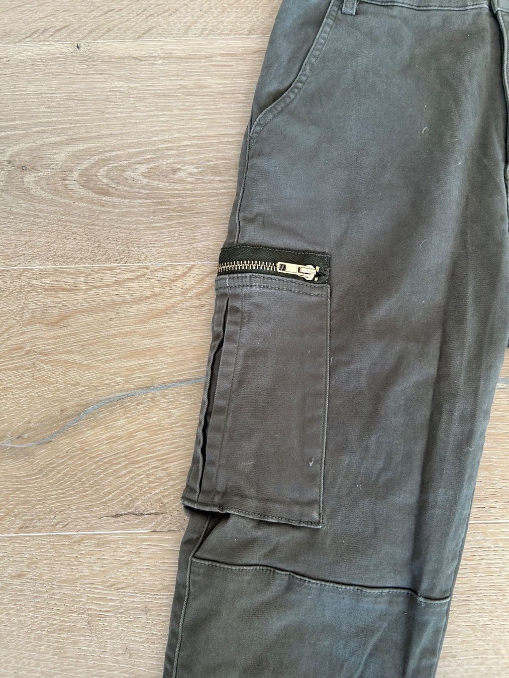 Tally Weijl Pantaloni: Grüne Cargo-Hose Grösse 32 – Usato da Niederhelfenschwil venduto da aur_ms6f 2