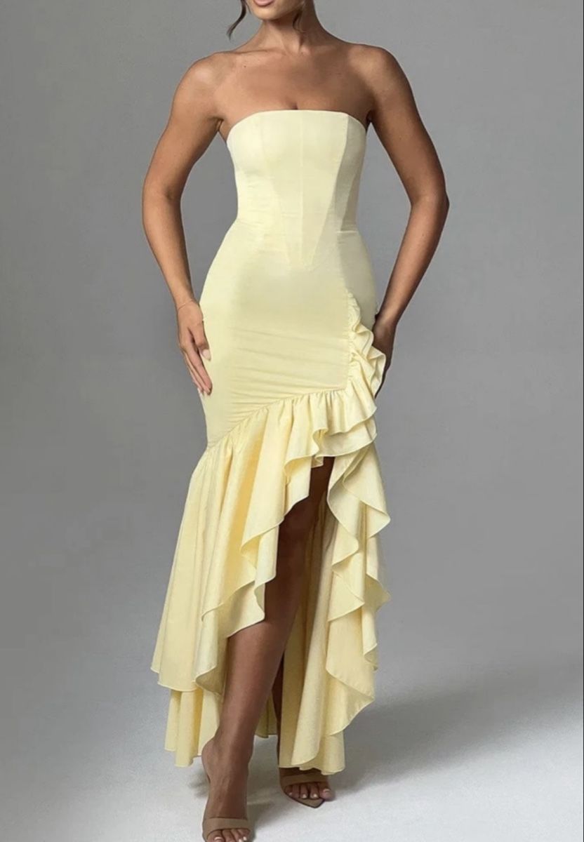 Robes: LEMONFARBENES MAXI-ABENDKLEID – Neuf avec emballage d'origine à Ennetbaden par jv_giana5