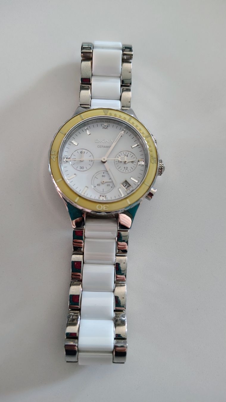 DKNY Orologi: Jolie montre Dona Karan NY – Usato da Puidoux venduto da Sophia70
