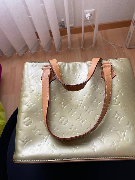 Borse da donna: Louis Vuitton Tasche grau – Usato da Dübendorf venduto da CorAr 1