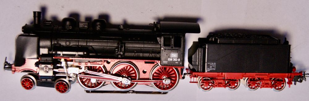 Märklin Trains électriques: Locomotive digitale Marklin 038 382-8 – D'occasion à Morrens VD par alain50
