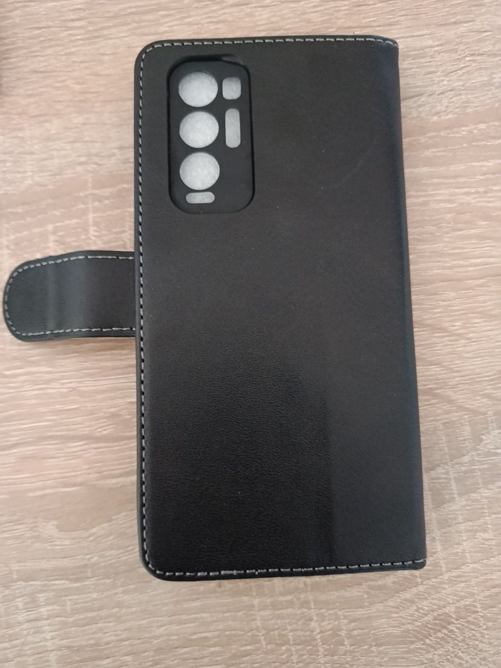 Oppo Telefoni cellulari / Smartphones: Oppo Find X3 Neo – Nuovo (secondo la descrizione) da Rorschach venduto da Aqua04 2