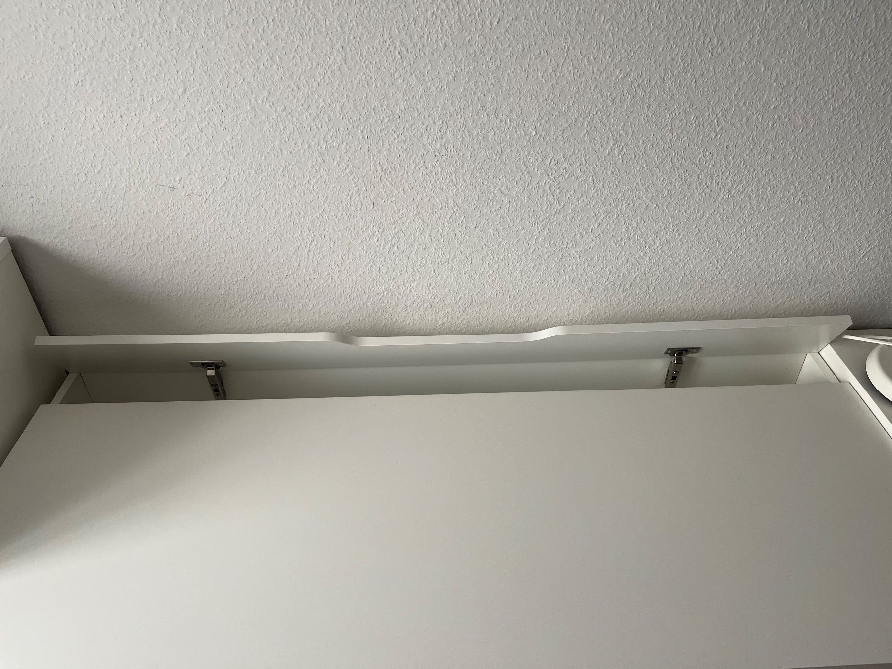 Ikea Tische: Schreibtisch mit Schubladen (Ikea ALEX) – Gebraucht aus Rain von  2
