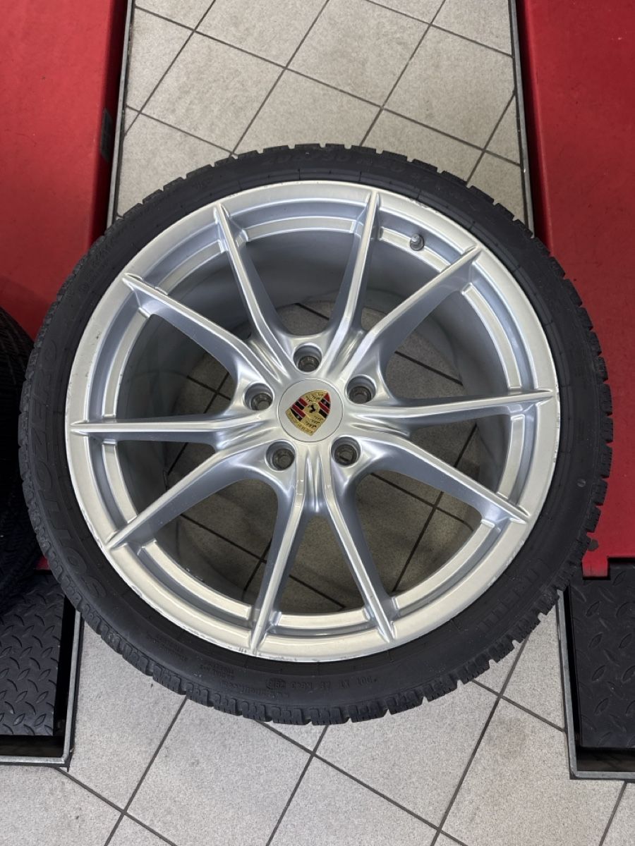 Pneus & Roues: Porsche 911 Winterkompletträder – D'occasion à Oftringen par lar_569b 4