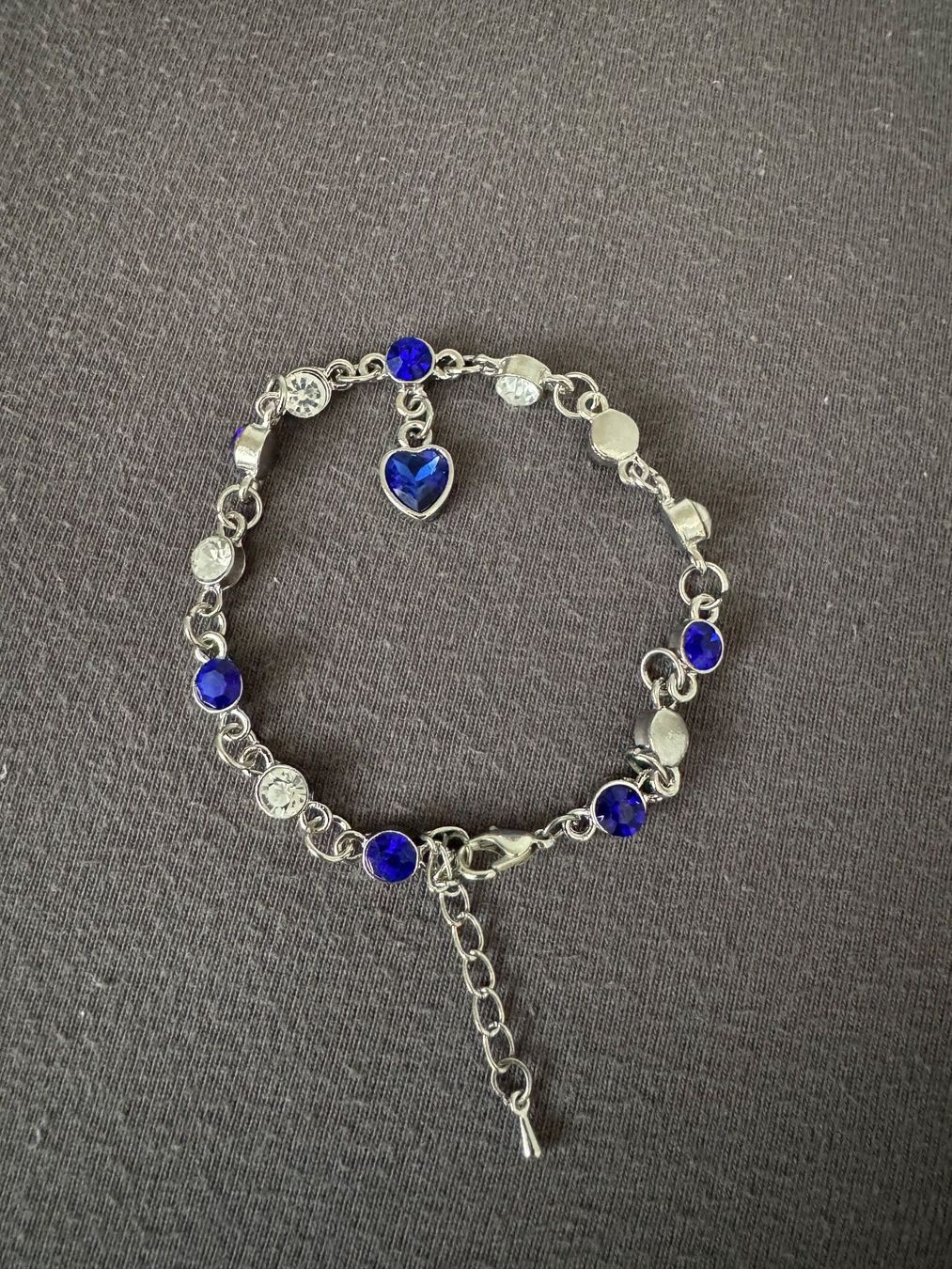 Armbänder & -reifen: Damenarmband Herz NEU – Neu und originalverpackt aus Bülach von Katha28